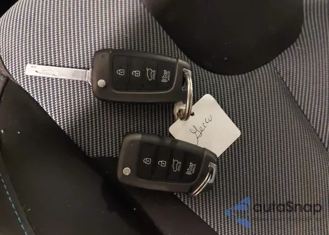 2019 Hyundai Veloster 2.0 z USA, uszkodzony, nr VIN KMHTG6AF0KU003941